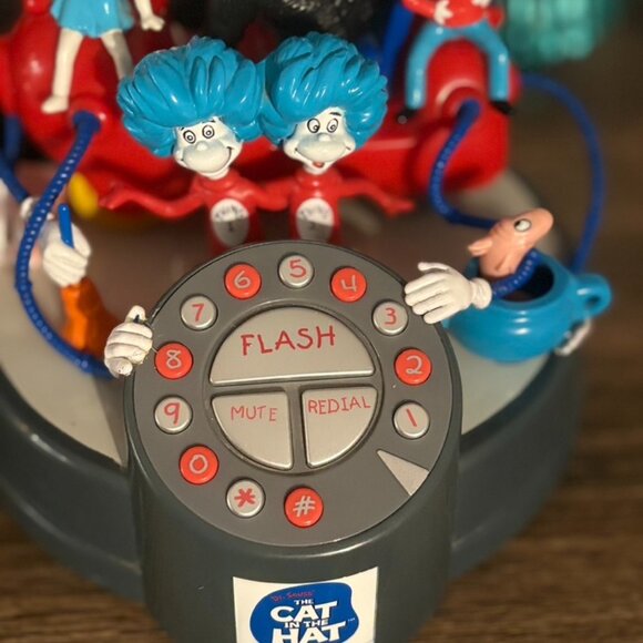 Dr. Seuss Cat in the Hat- 3D, Landline Telephone, Collectible, Vintage 2003 - Picture 4 of 12